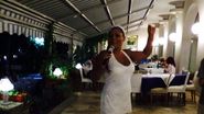 Vara, cantareata se imbraca in culori deschise care sa-i scoata in evidenta bronzul