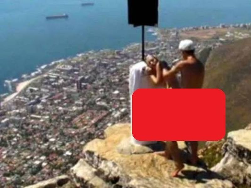 Scene porno, in varf de munte! Doi tineri si-au dat frau liber ...