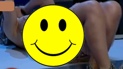 Aparitie WOW a Corinei la TV! Oameni buni, a venit goala in fata publicului! Rochita aia transparenta nu a ajutat-o cu nimic! Uite ce ascundea ea sub hainute!