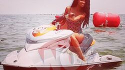 Foto Exclusiv! Laurette, super sexy la mare! Manechinul a facut senzatie pe plaja! Poarta costume de baie intregi ca sa-si mascheze cicatricile de pe abdomen
