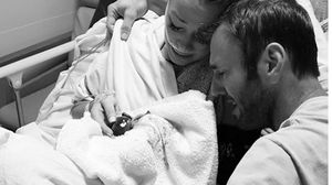 A pierdut copilul! O vedeta a postat pe net cea mai emotionanta imagine cu ea luandu-si adio de la bebelusul de doar cateva sute de grame! Dumnezeule mare! novalue