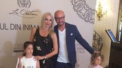 Raluca Zenga, super sexy la evenimentul de lansare a cartii “Dragostea 3D” – Vezi cu ce s-a imbracat si cine i-a fost alaturi – Video!