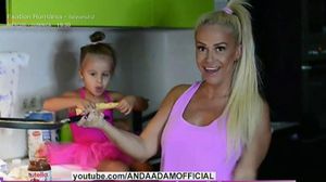 Anda Adam, fara chiloti la TV! Teo Trandafir si-a dat seama ca nu poarta! "Ii urasc! E foarte bine fara ei"