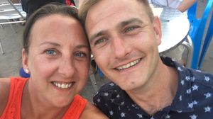 O mamă s-a luptat o perioadă lungă cu cancerul. După ce l-a învins a luat o decizie şocantă: s-a sinucis! Ce credea femeia