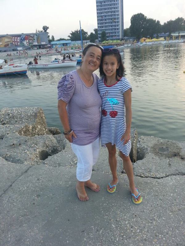 Asiana si mama ei, Silvana Peng