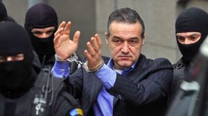Gigi a fost primul inchis. Acum el isi ispaseste pedeapsa la Poarta Alba