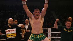 Catalin Morosanu a fost la mare pe banii iesenilor! Luptatorul K1 este consilier judedetean si a beneficiat de un curs de perfectionare in plin sezon estival, la Mamaia