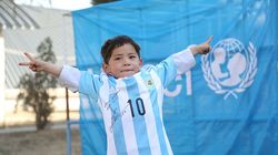 Povestea lui a impresionat o lume intreaga! Uite ce a facut Leo Messi pentru micutul asta din Afghanistan! RESPECT!