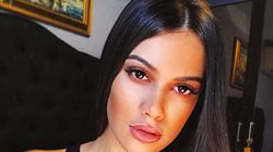 Betty Salam a furat privirile cu tinuta ei! A aparut in direct cu o pereche de colanti transparenti! Cand s-a intors cu spatele, privelistea a fost...WOW!