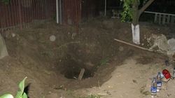 Descoperire socanta in Maramures! Ce a putut sa ingroape o femeie de 80 de ani in curtea casei? Nimeni n-ar fi crezut ca o batranica ar putea face una ca asta