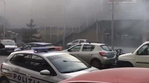 Incendiu la Kaufland Pantelimon! Arde o mașină