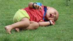 Înfiorător! Un copilaş de 12 ani din Botoşani, lăsat să moară de foame! A ajuns să cântărească 6 kilograme!