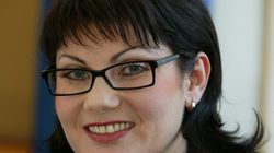 Vă mai amintiți de sexy prefectul Mioara Mantale? Am prins-o la cumpărături prin mall! Cum arată astăzi! VIDEO EXCLUSIV