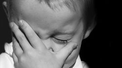 Un bărbat din Braşov şi-a bătut copiii cu biciul, le-a dat cu pumnii şi picioarele în stomac! Unuia dintre ei i-a băgat mânuţa în sobă