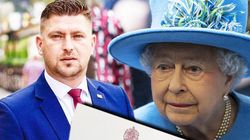 Ce se întâmplă în aceste momente cu ”eroul cu făcăleț” de la Londra! Bărbatul a luat o decizie importantă după ce a primit o scrisoare chiar de la Regina Marii Britanii!
