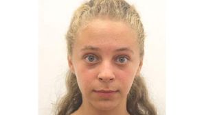 Eleva de 15 ani, dispărută în drum spre scoală! Maria Cristina este de negăsit