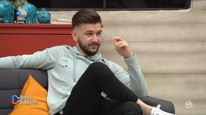 Ceartă între Simona și Raffa! S-au aruncat vorbe grele: ”Ți-a zburat virginitatea pe aici”