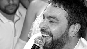 Salam a fugit de la o nuntă și a lăsat mireasa în poartă! Imagini de cascadorii râsului: ”La mulți ani, nășicule!”, și a plecat în mijlocul piesei