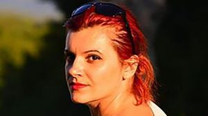 Diana Ţăicuţu, directoarea liceului de artă din Focșani, a divorțat! Profesoara apăruse anul trecut în ipostaze tandre cu un elev