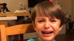 Andreea Mantea l-a filmat din nou pe fiul ei! David s-a îndrăgostit și suferă: „O iubesc de gât, ușor, să nu vomite!” VIDEO