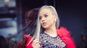 Cine e Bernadette, noua concurentă de la Puterea Dragostei! Bomba-sexy întoarce capetele pe stradă