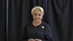 Declarație șoc despre coafura Vioricăi Dăncilă, după ce premierul s-a prezentat, ieri, la vot! ”Așa se purta pe vremea bunicii”! Designerul Sonia Trifan comentează apariția