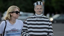 Prima noapte în arest. Ce a făcut aseară Liviu Dragnea: s-a uitat la televizor şi a refuzat cina