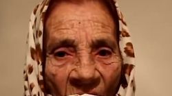 Bătrâna care face miracole cu limba! A lins peste 5000 de ochi! Cât ”taxează” pentru o asemenea grozăvie
