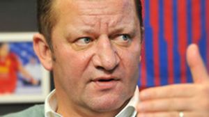 Un celebru fotbalist din ”generația de aur” s-a operat la șold! Dorinel Munteanu nu mai putea să meargă DEZVĂLUIRI