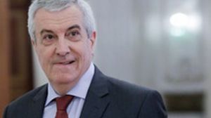 Călin Popescu Tăriceanu câştigă de 5 ori mai mult decât soţia sa! Politicianul i-a făcut cadou Loredanei două apartamente!