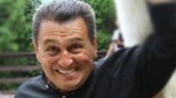 Nea Marin, aşa cum nu l-ai mai văzut niciodată! Uite-l ferchezuit şi în costum! Star-ul tv arată impecabil! VIDEO EXCLUSIV