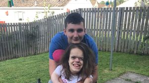 O tânără de 26 de ani vrea să se mărite cât mai repede! Cori e pe moarte și doar un miracol o poate salva! Logodnicul ei are autism și luptă împreună în numele iubirii