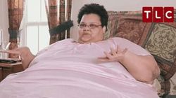 După trei ani în care a fost imobilizată la pat, a slăbit 270 de kilograme și a învățat să meargă din nou! Cum arată acum femeia