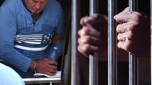 ȘOCANT! Criminalul din Caracal este nemulțumit în arest! Gheorghe Dincă se plânge de camera prea mică!!!