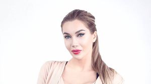 Halucinant! Și-a scos șase coaste pentru a arăta ca Femeia Fantastică! Nici medicii nu mai vor să o opereze