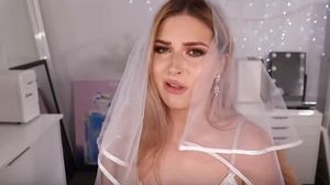 O viitoare mireasă a crezut că a dat lovitura când a găsit pe internet o rochie superbă și ieftină! Cum arăta în realitate: „Nu pot să apar așa”