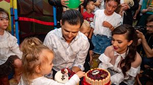 Liviu Vârciu se însoară? Apariția alături de Anda și fetița lor la ziua de naștere a micuței a confirmat acest lucru! Avem imaginile