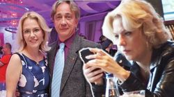 Imagini șocante cu Raluca Moianu la un an de la moartea soțului său! Fosta prezentatoare TV a surprins cu fusta foarte scurtă, până la fund, purtată pe stradă