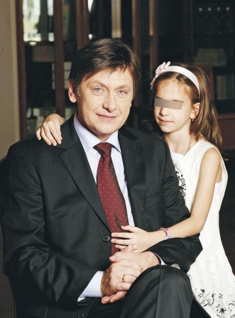 crin antonescu si fetita