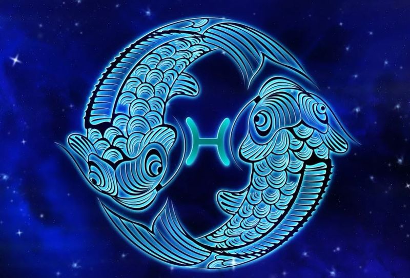 Horoscop noiembrie - Pești. Nativii din zodia Pești au șanse mari să-și găsească iubirea