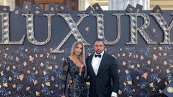 Cătălin Botezatu a dezbrăcat-o pe Bianca, dar îl îmbracă pe Alex Bodi! Soţul Biancăi poartă costume create de celebrul creator de modă!