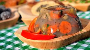 Piftie de porc. Rețetă tradițională de Crăciun Piftie de porc. Rețetă tradițională de Crăciun