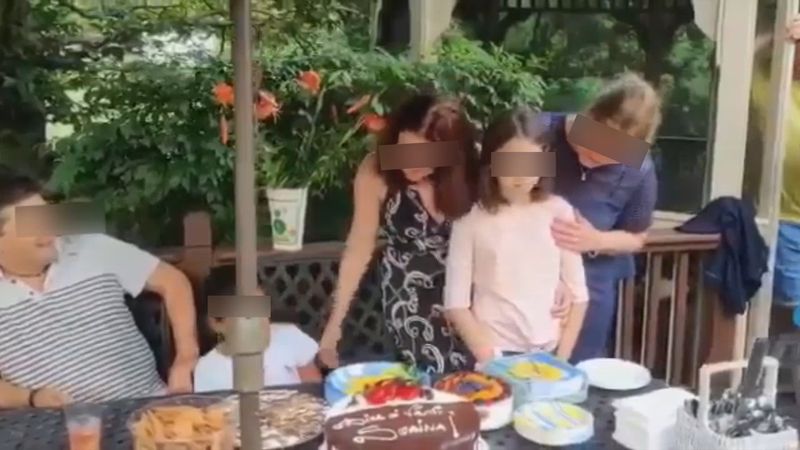 Fata adoptată din Baia de Aramă