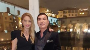 Valentina Pelinel și Cristi Borcea, imagine de colecție pe malul mării: "Singuri pe plajă de ziua ta"