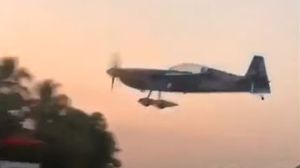 Video șocant! Momentul când un avion se prăbușește peste spectatori  în timpul unui zbor demonstrativ. Trei oameni au murit