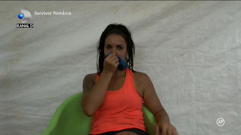 Survivor România. Accidentare dramatică în echipa Războinicilor. Adriana a fost cărată pe brațe de medici