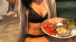 În ce ținută îi servește Adelina Pestrițu micul-dejun lui Virgil Șteblea, când sunt doar ei acasă