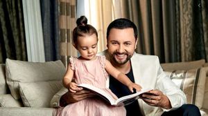 Cu peste 180 de mii de urmăritori pe Instagram și alți 111 mii de abonați la canalul de YouTube, Eva Măruță face deliciul internetului.  Eva Mărută, show total cu tatăl ei. De ce îl ceartă pe Cătălin Măruță: "Te pun la coadă și te leg!”