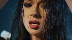 Vlăduța Lupău, așa cum nu ai văzut-o niciodată. A renunțat la costumul popular, e extrem de sexy și... călărește un armăsar! Armin va ofta când va vedea imaginile!