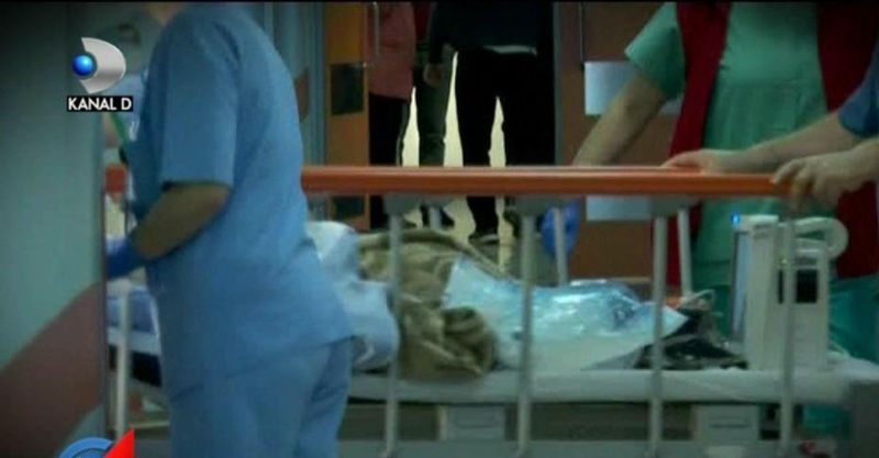 Femeie moartă după 16 ore de așteptare și chin, într-un spital plin de medici. Mărturia emoționantă a fiului pacientei: „A murit pe un scaun”
